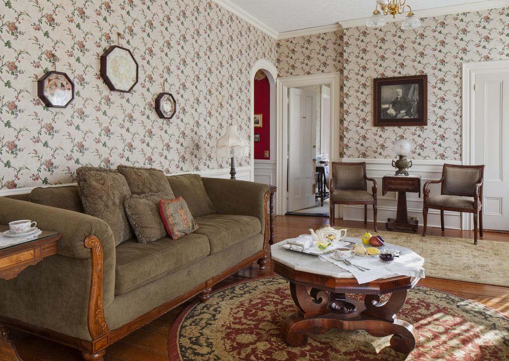 Isaiah Jones Homestead Bed And Breakfast Sandwich Eksteriør billede